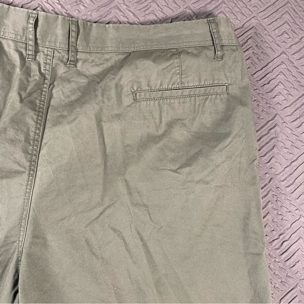 Men’s Claiborne Shorts Size 46 Khaki Green Excellent Condition - Picture 7 of 7